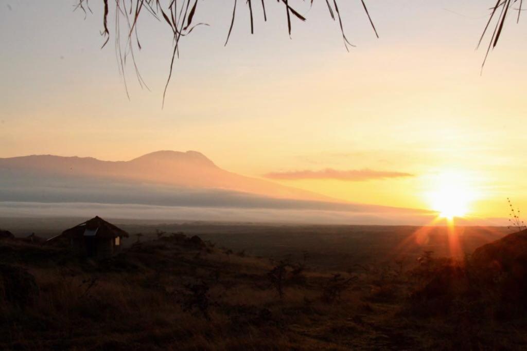 Osiligilai Maasai Lodge Sanya Juu Dış mekan fotoğraf
